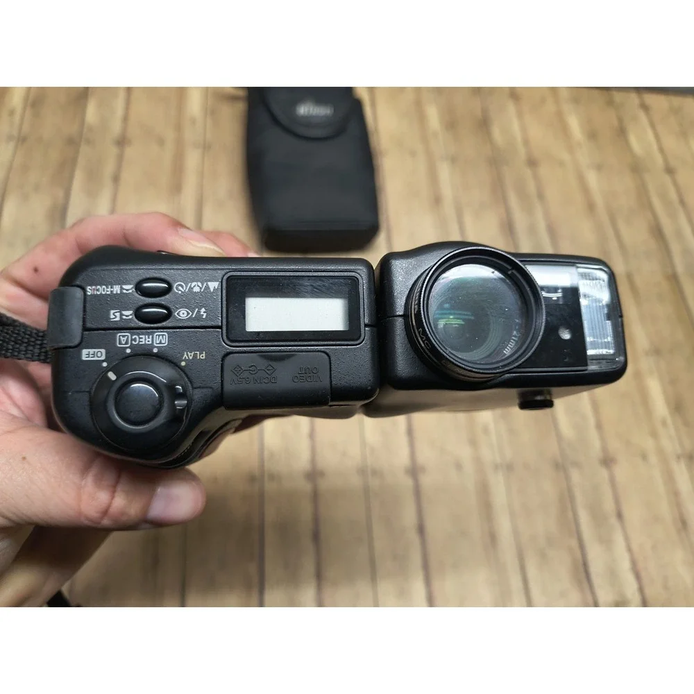 Nikon Coolpix 950 Digital Camera 7-21mm Zoom Nikkor 1:2.6-4 Black PARTS ONLY‎
